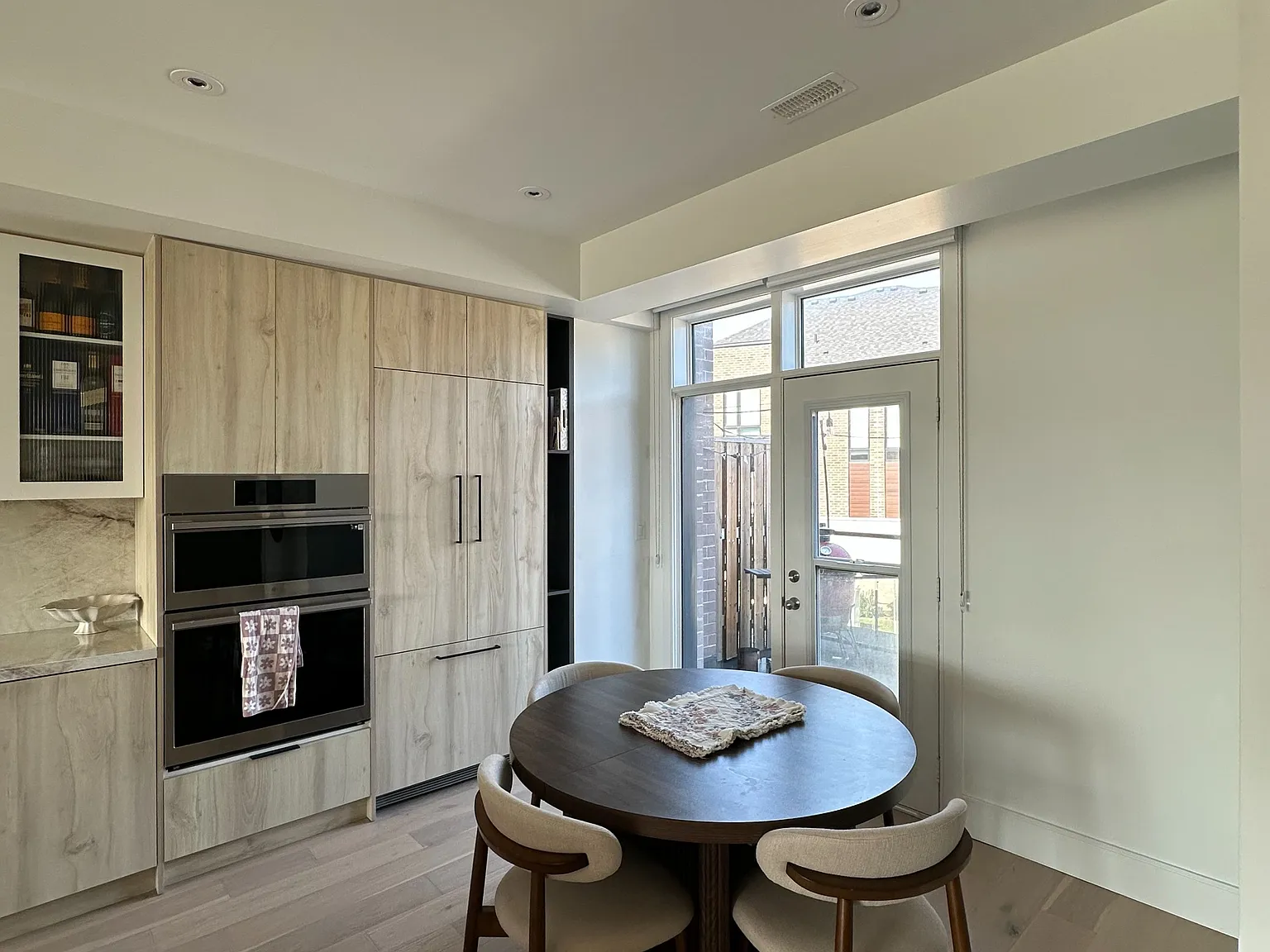 3 bed, $3,900 — Photo 2