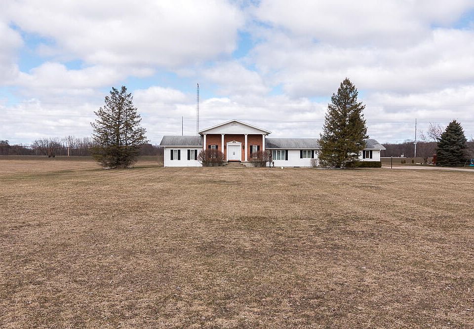 62424 Red Arrow Hwy, Hartford, MI 49057 Zillow
