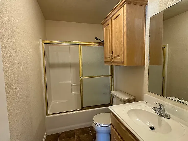 1202 Lindsey Ln — Photo 13