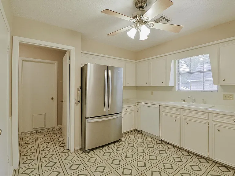 419 S Starboard St — Photo 14