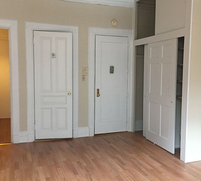 2nd image of 142 W 83rd St #2