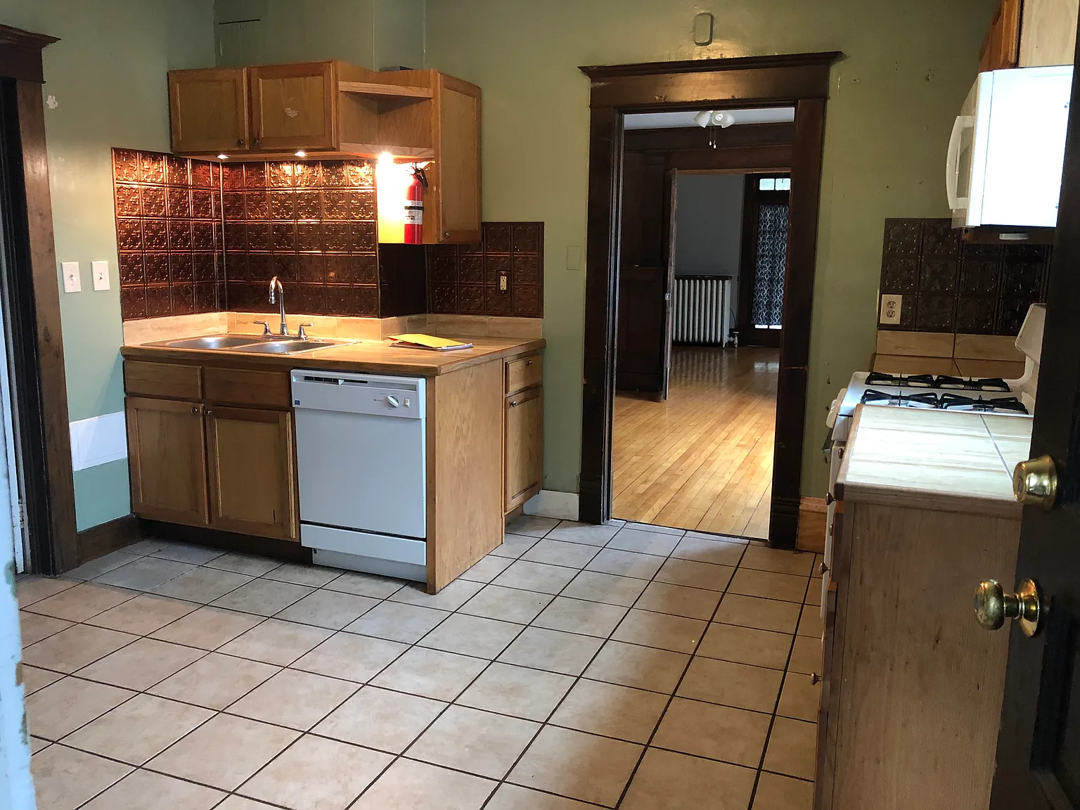3 bed, $1,500 — Photo 2