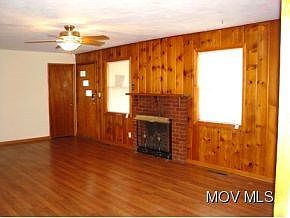5th image of 5018 Marie St