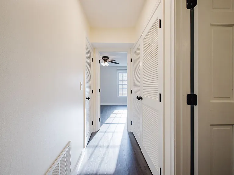 3413 Rainview Cir — Photo 35