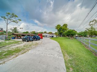 16700 SW 51st Ct, Southwest Ranches, FL 33331