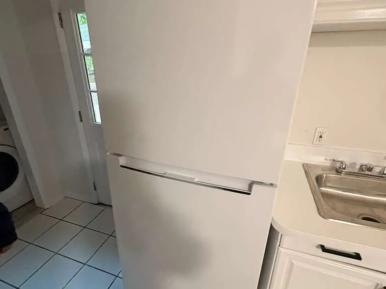 19 Ronald Rd — Photo 4