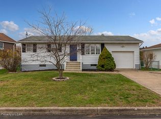 109 Hillcrest Dr, Nanticoke, PA 18634