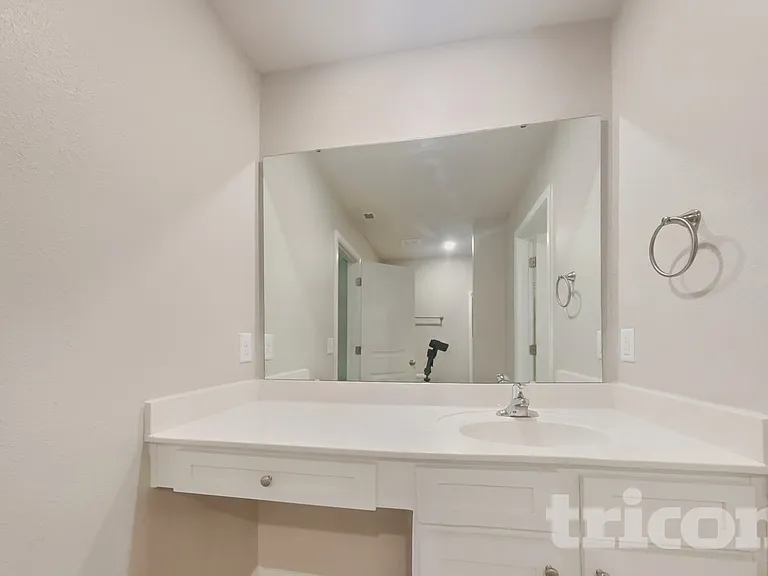 4605 Hazelburn Dr — Photo 8