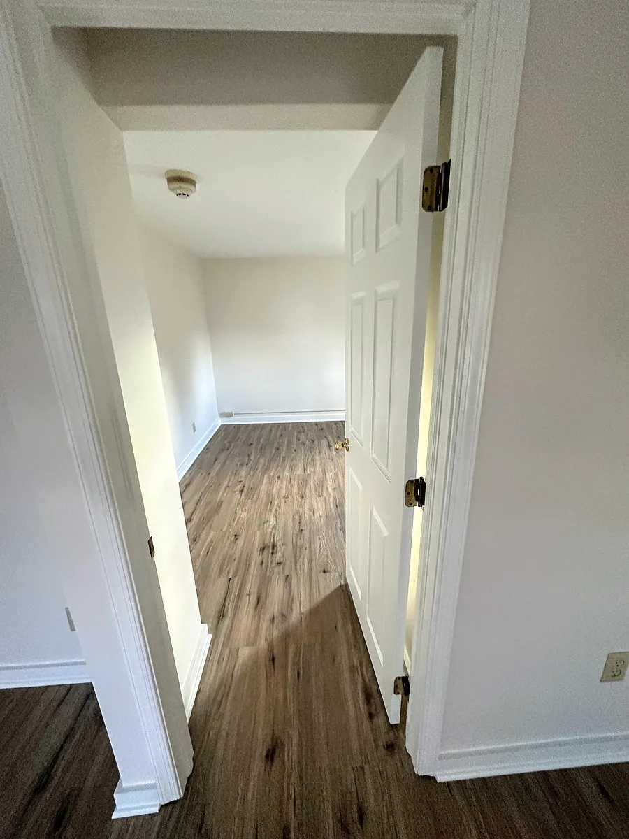 Building Photo - 133 Cattell St #5