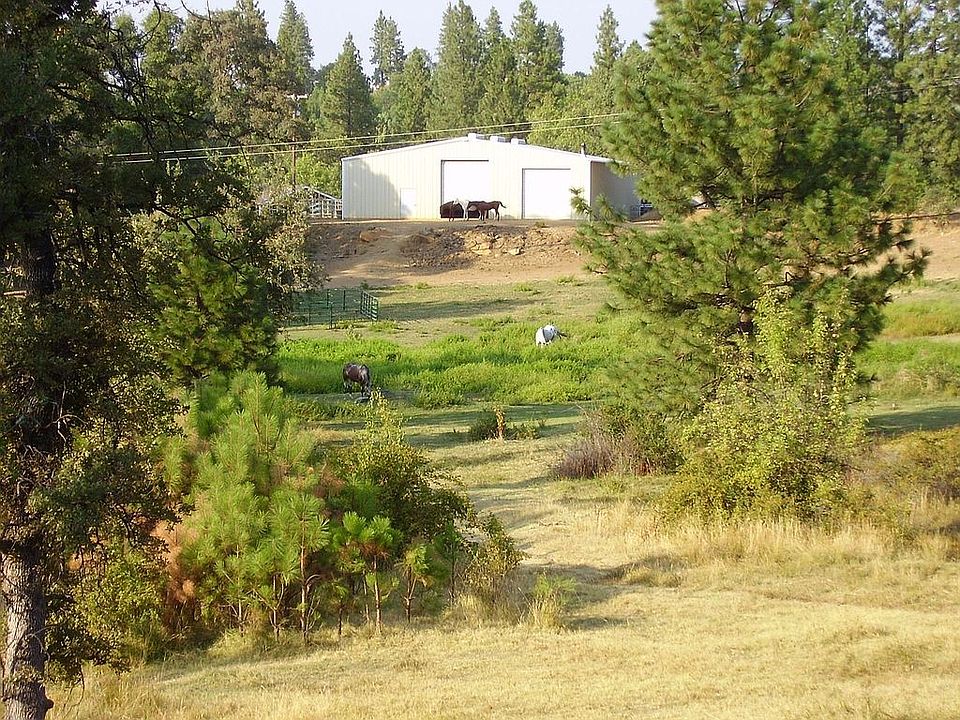 4800'sq barn, across pasture