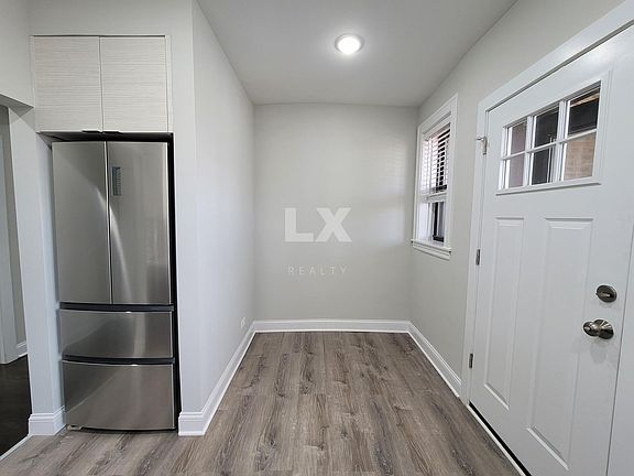3rd image of 6150 N Francisco Ave APT 3A