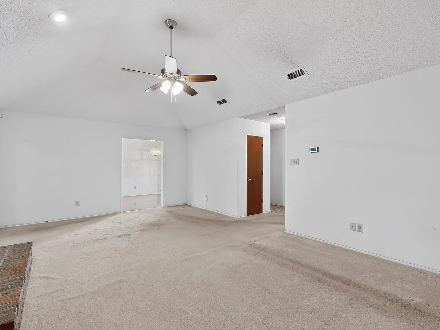 3 bed, 1656 sqft, $2,300 — Photo 4