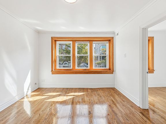 5th image of 848 N Ashland Ave #2