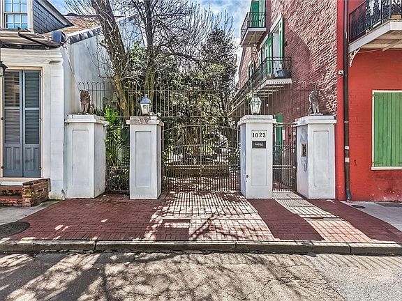 2nd image of 1022 Saint Peter St APT 413