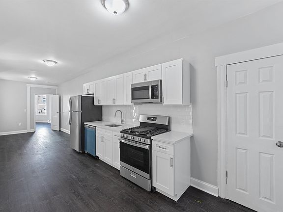 4th image of 71 Clarke Ave APT 3R