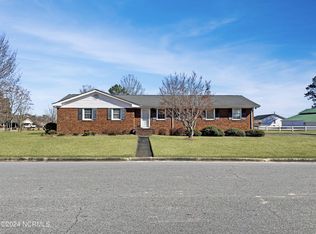 17 Red Robin Dr, Dunn, NC 28334