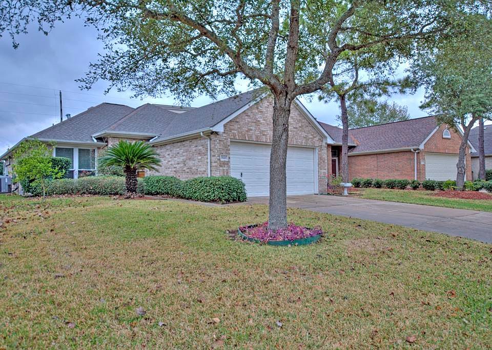 1st image of 946 Peach Blossom Dr