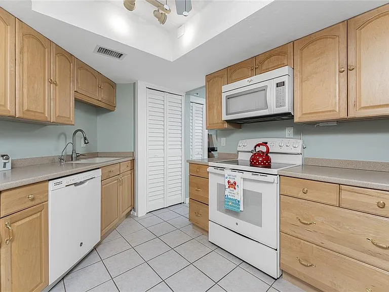 2955 N Beach Rd #E122 — Photo 13