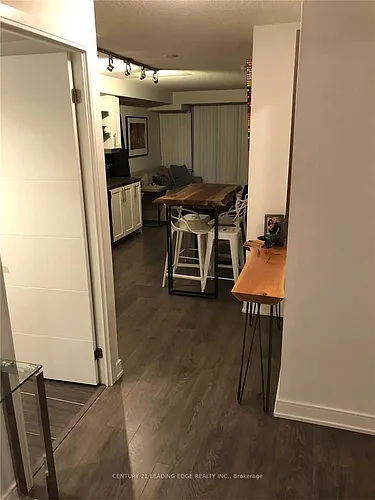 525 Adelaide St W #1034 Photo 1