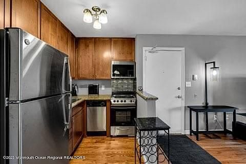 2nd image of 207 13th Ave APT 9