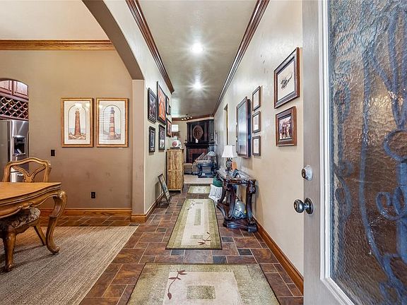 5th image of 2924 SE 26th St