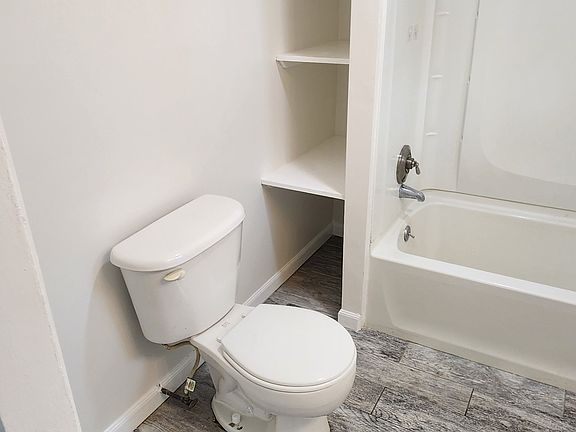 5th image of 247 Bennington St #1A