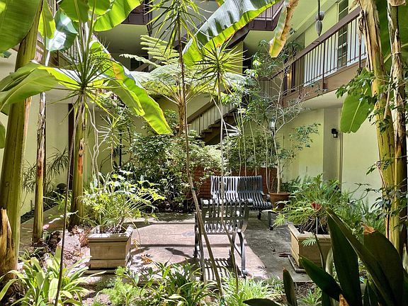 5th image of 1932 Overland Ave APT 207