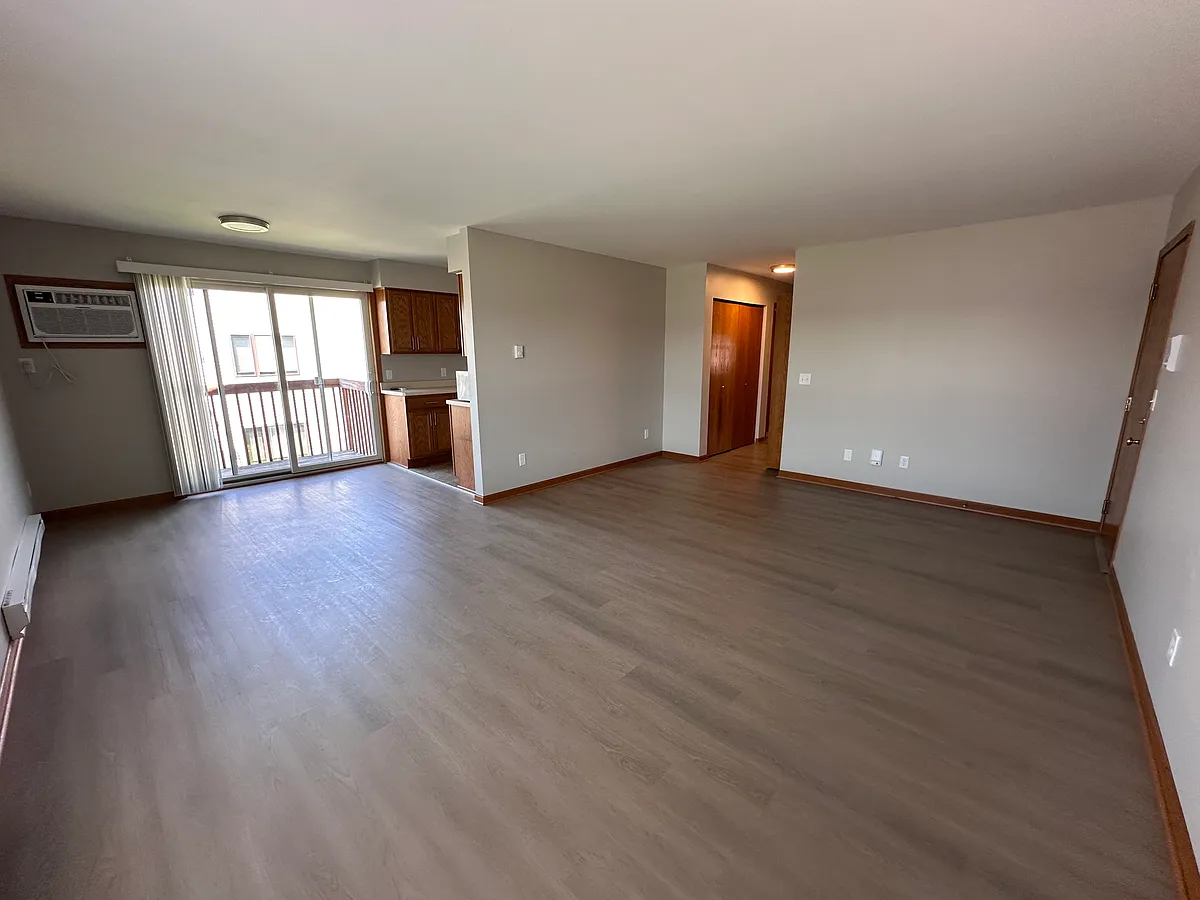 Building Photo - 619 Seminole Way