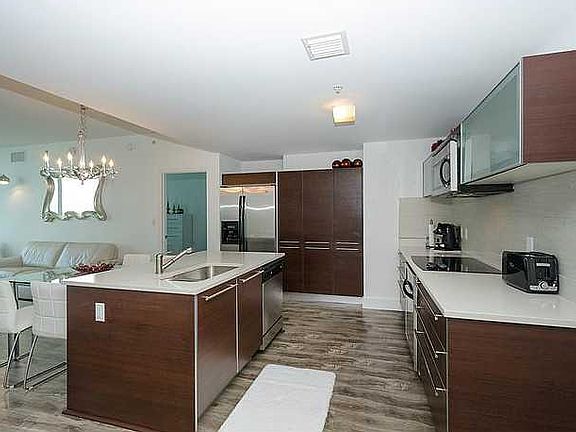 2nd image of 1900 N Bayshore Dr #29