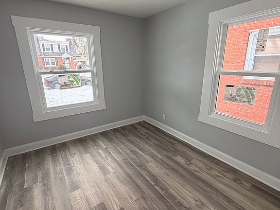 4th image of 809 Camden Ave