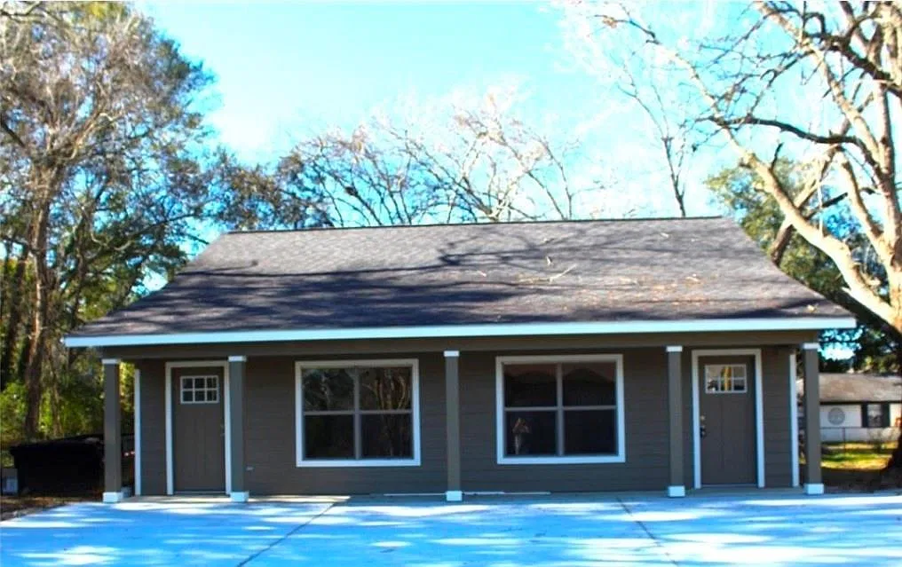 2 bed, 1.5 bath, $1,500 — Photo 1