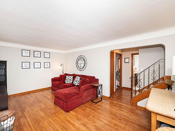 3rd image of 1215 Washington Blvd