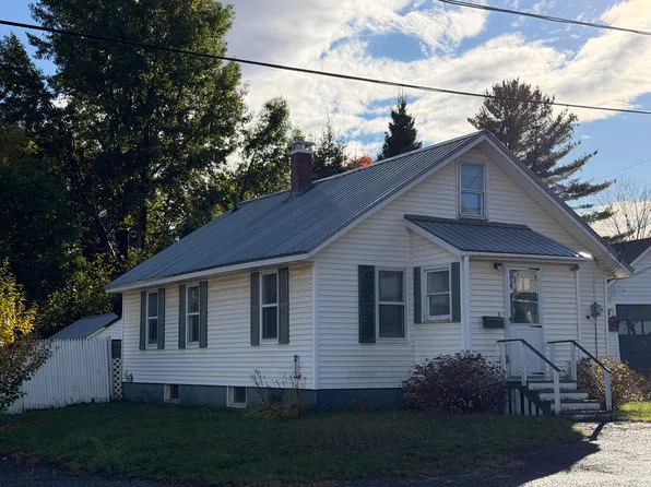 18 State Street, Houlton, ME 04730