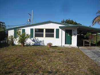 1st image of 811 NE 58th Ct