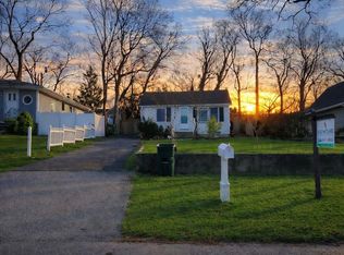 12 Cedarhurst Avenue, Selden, NY