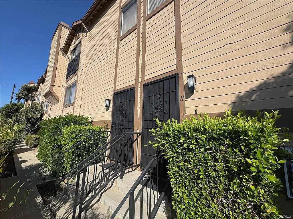 2 bed, 2.5 bath, 1271 sqft, $2,950 — Photo 2