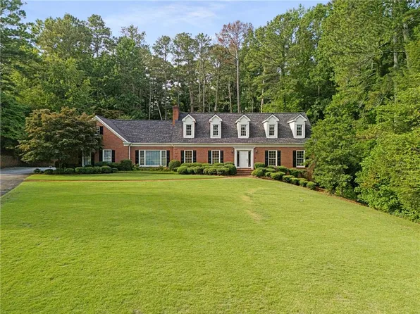 1502 Kings Xing, Stone Mountain, GA 30087