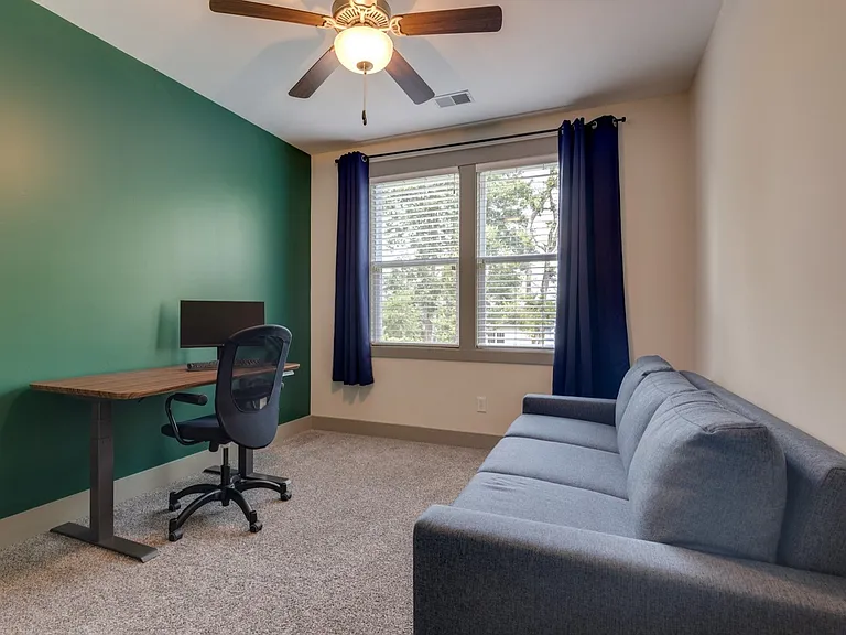 1813 Sherwood Ln — Photo 21