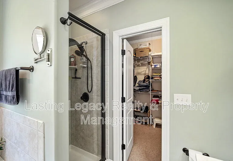 187 Marbrook Dr — Photo 23
