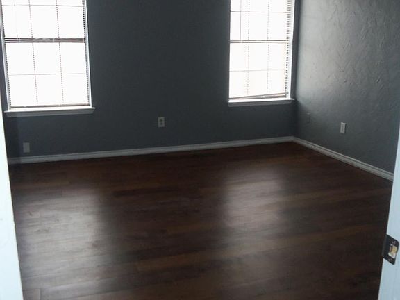 5th image of 4136 Amy Dr