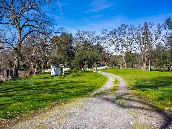 3rd image of 18407 Mustang Valley Pl
