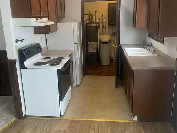 Kitchen. Kitchen/dining area 8 x 18