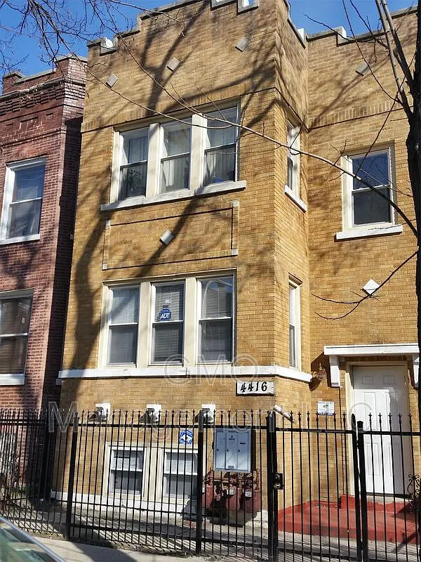 2 bed, 1.0 bath, 1100 sqft, $1,500 — Photo 2