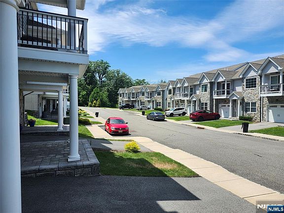 2nd image of 65 Halina Ln