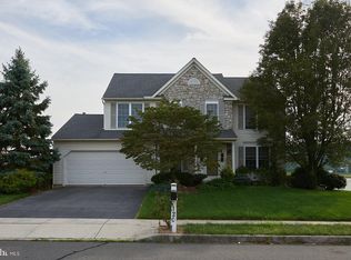 120 Running Creek Dr, Sinking Spring, PA 19608