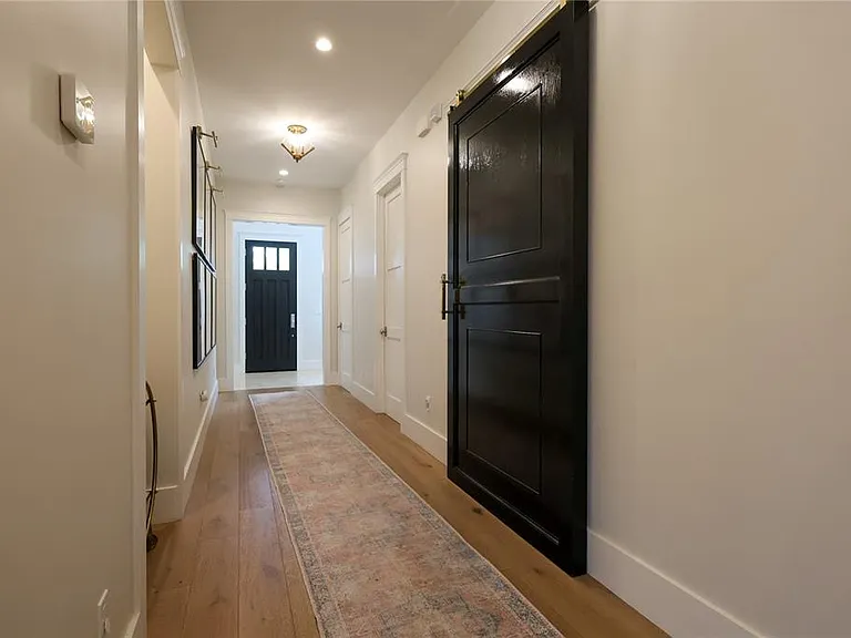 2402 W Parkland Blvd — Photo 6