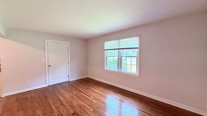 1681 Hadlock St SW — Photo 6