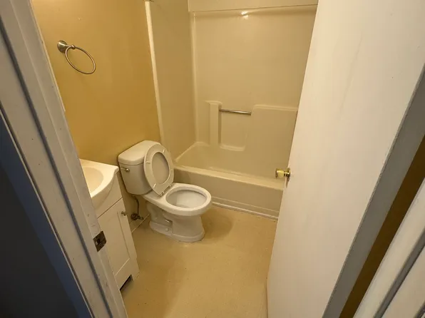 260 Elkin Ave APT D, Indiana, PA 15701