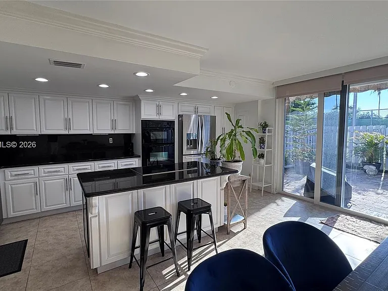 903 NE 27th Ave #903 — Photo 12