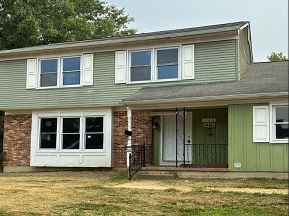 2nd image of 135 Quail Hollow Dr